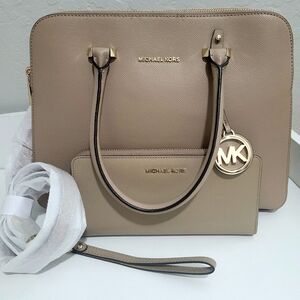 🏷1 DAY SALE🏷🕊🌿Michael Kors Houston Satchel Bag With Matching Wallet Set🌿🕊